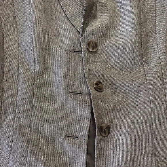 Le Suit Classic Gray Tailored Blazer | Structured Fit Elegant Workwear - Picture 6 of 14